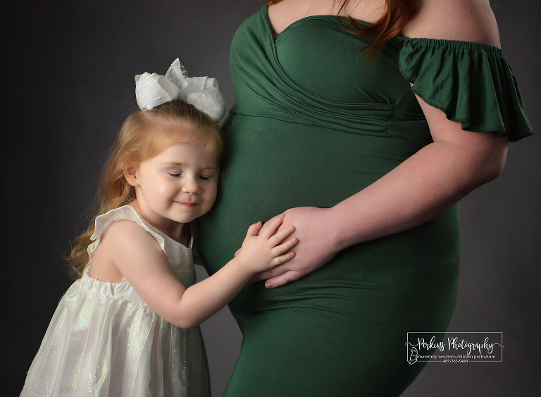 Maternity portrait newborn
