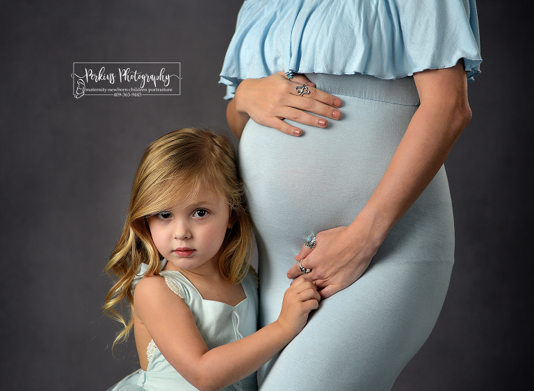 toddler-studio-maternity-photo-shoot